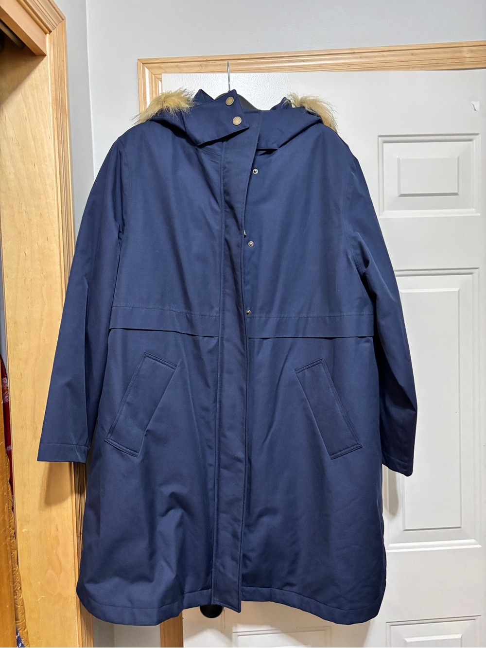 Women’s Boden Navy Hooded Puffer Coat with Faux-Fur Trim 16/18 NWT!